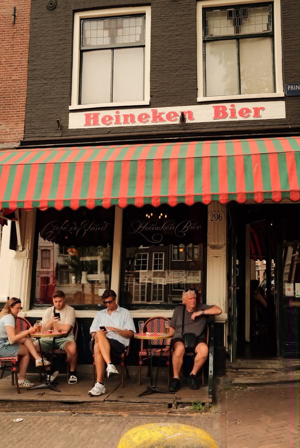 terrasje pakken bij de stamkroeg